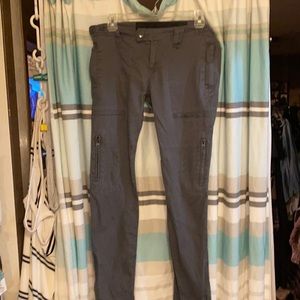 Joe’s zip ankle/crop pant